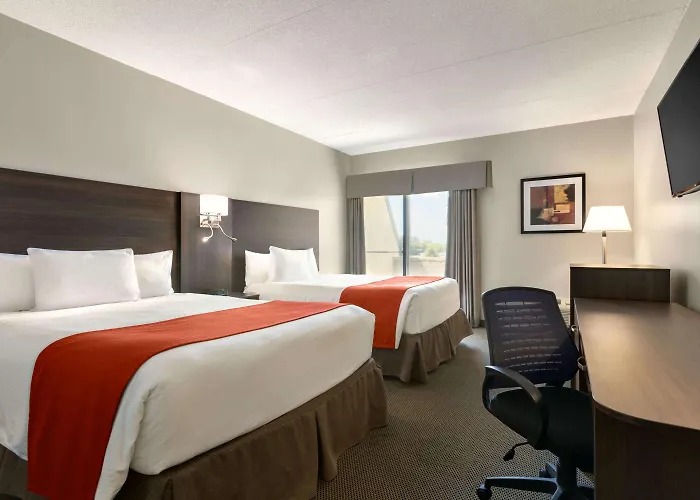 Travelodge Hotel By Wyndham Kingston Lasalle
