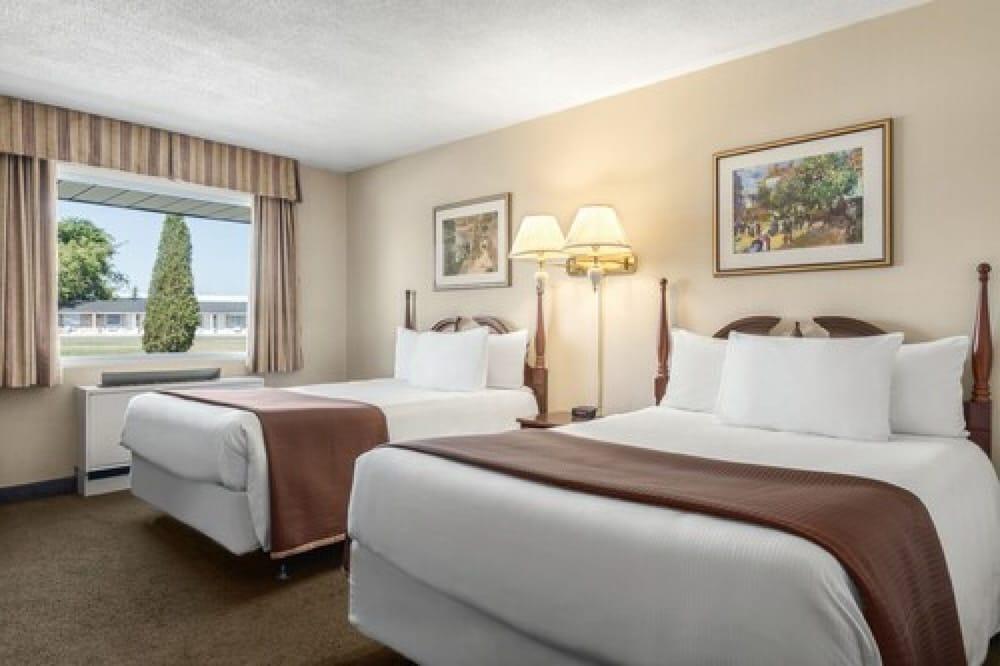 Travelodge By Wyndham Lasalle Kingston