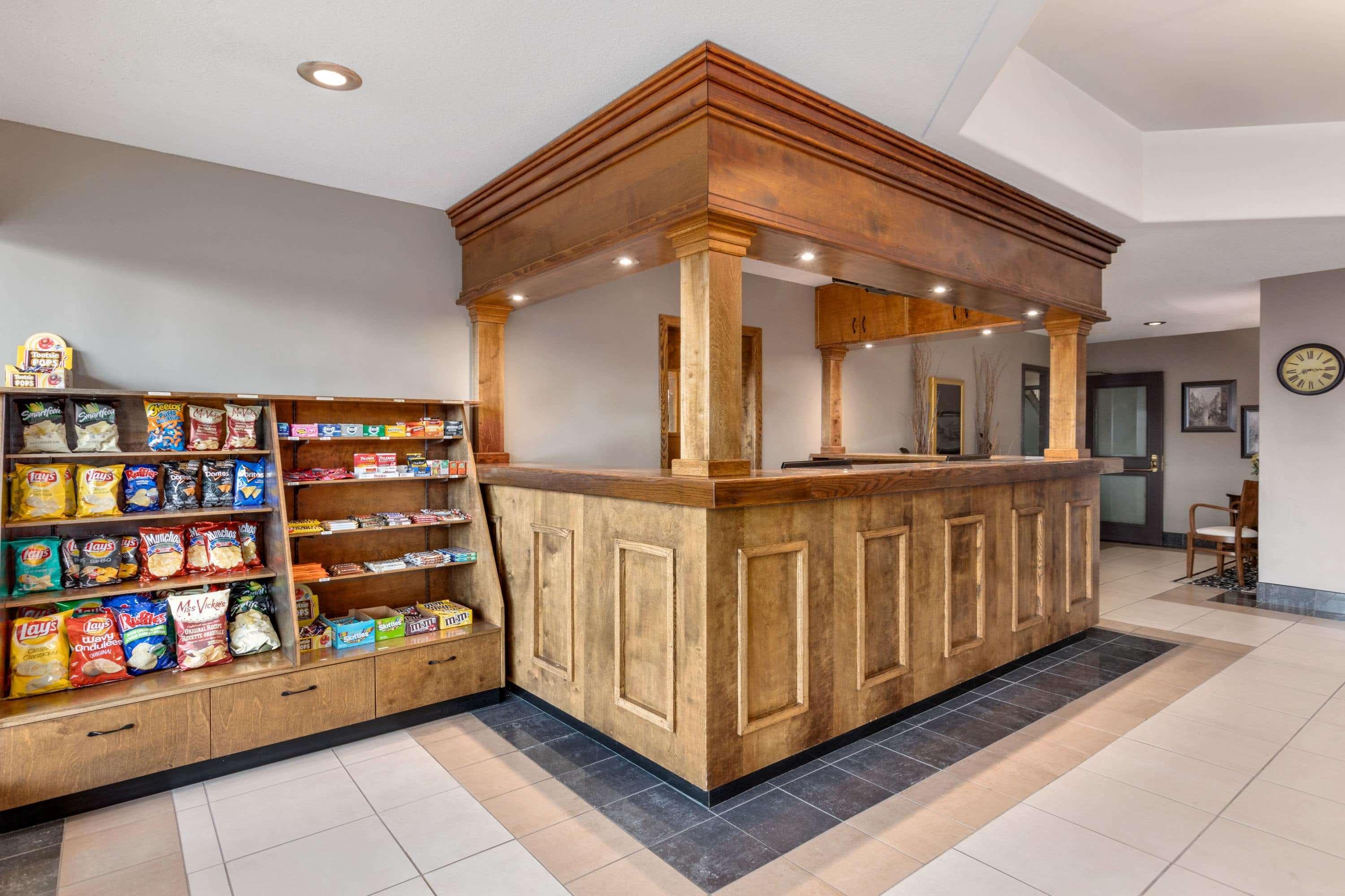 Travelodge By Wyndham Lasalle Kingston