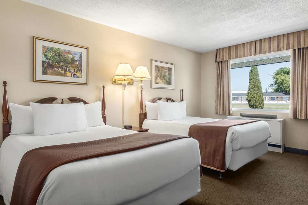 Hotel Travelodge By Wyndham Lasalle Kingston