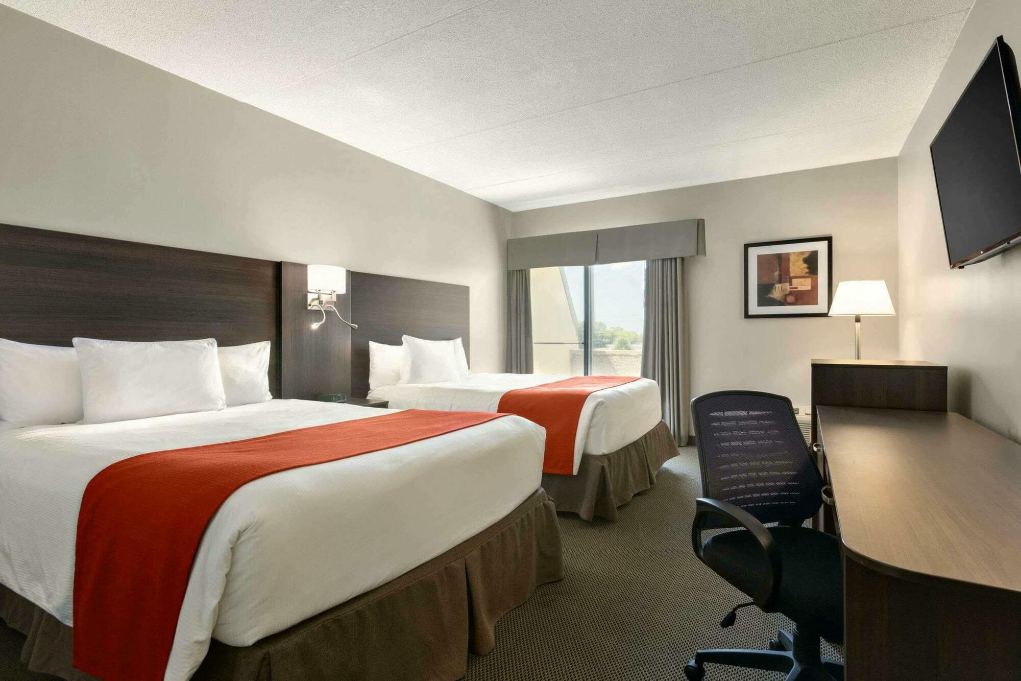 Hotel Travelodge By Wyndham Lasalle 3*