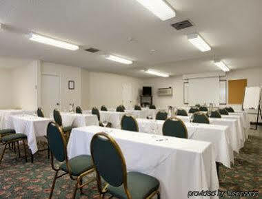 Travelodge By Wyndham Lasalle Hotel Kingston