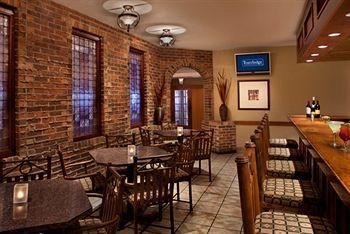 Hotel Travelodge By Wyndham Lasalle 3*